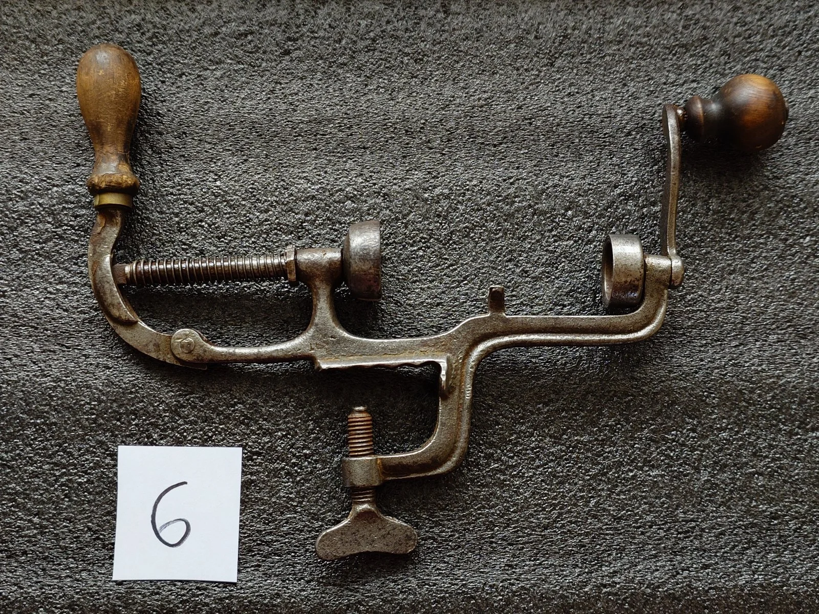 Zawijarka do elaboracji amunicji śrutowej w kalibrze 16 GA Maszynka do zawijania