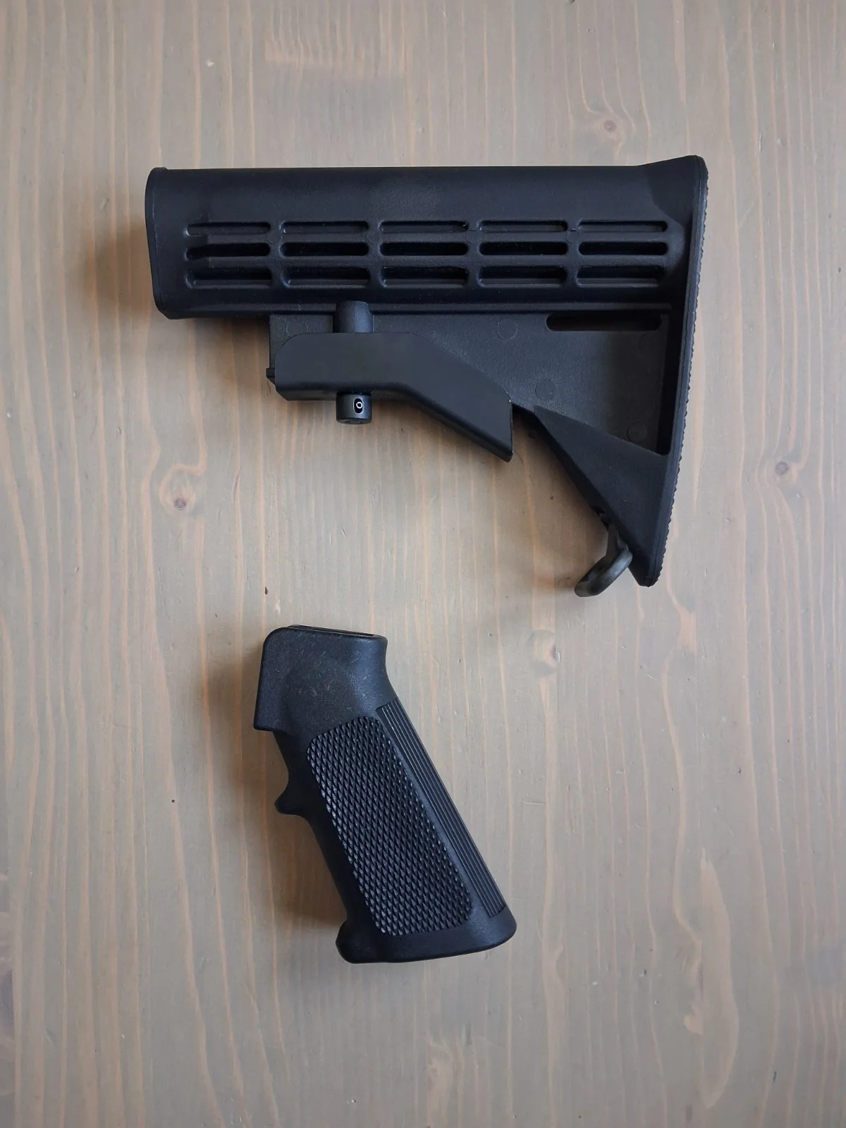 Kolba Milspec i chwyt AR15