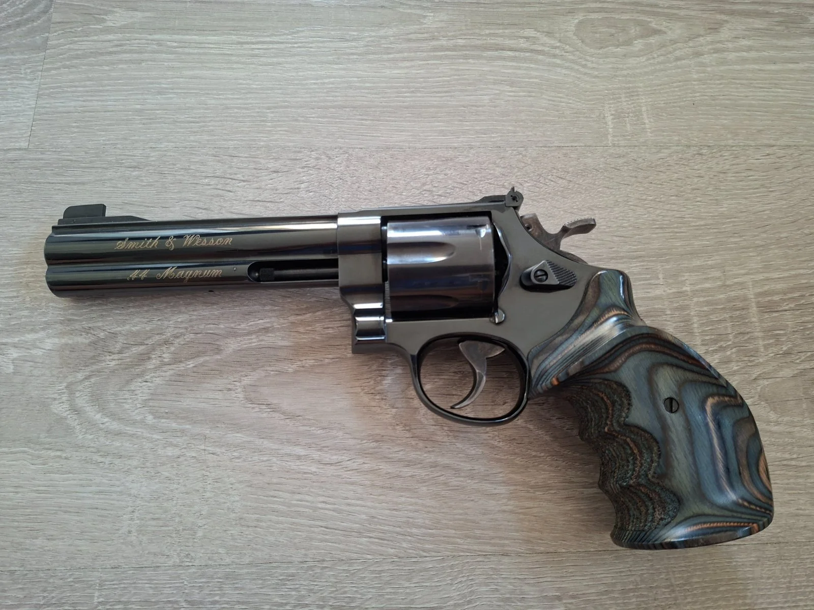 SMITH & WESSON 29-6 TARAGET CHAMPION kal. .44 Magnum