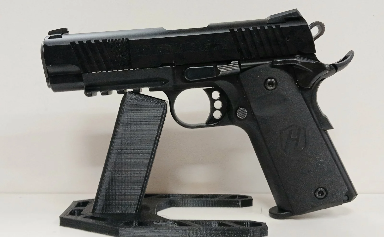 Pistolet Hammerli Arms Forge H1 22