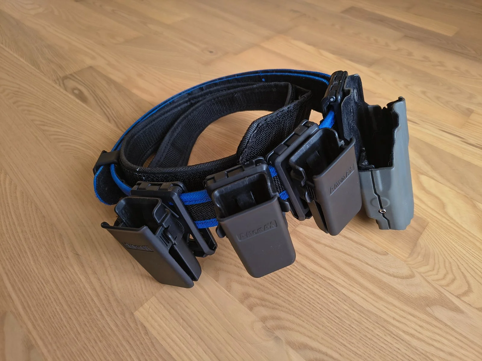 Pas, kabura, 3 ładownice IPSC