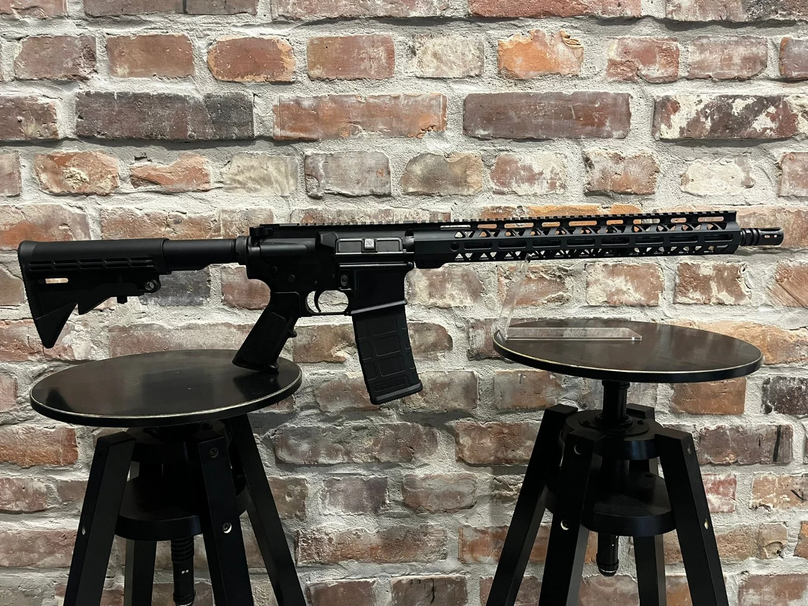 Karabin samopowtarzalny ST-15 .223 Rem z lufą 16"