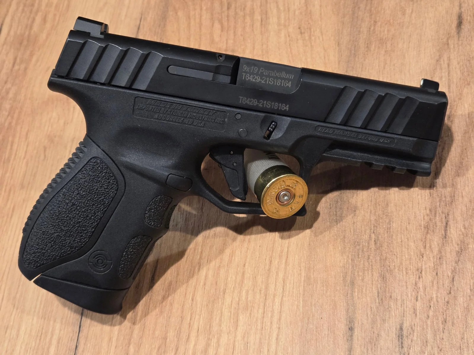 Stoeger STR 9 C