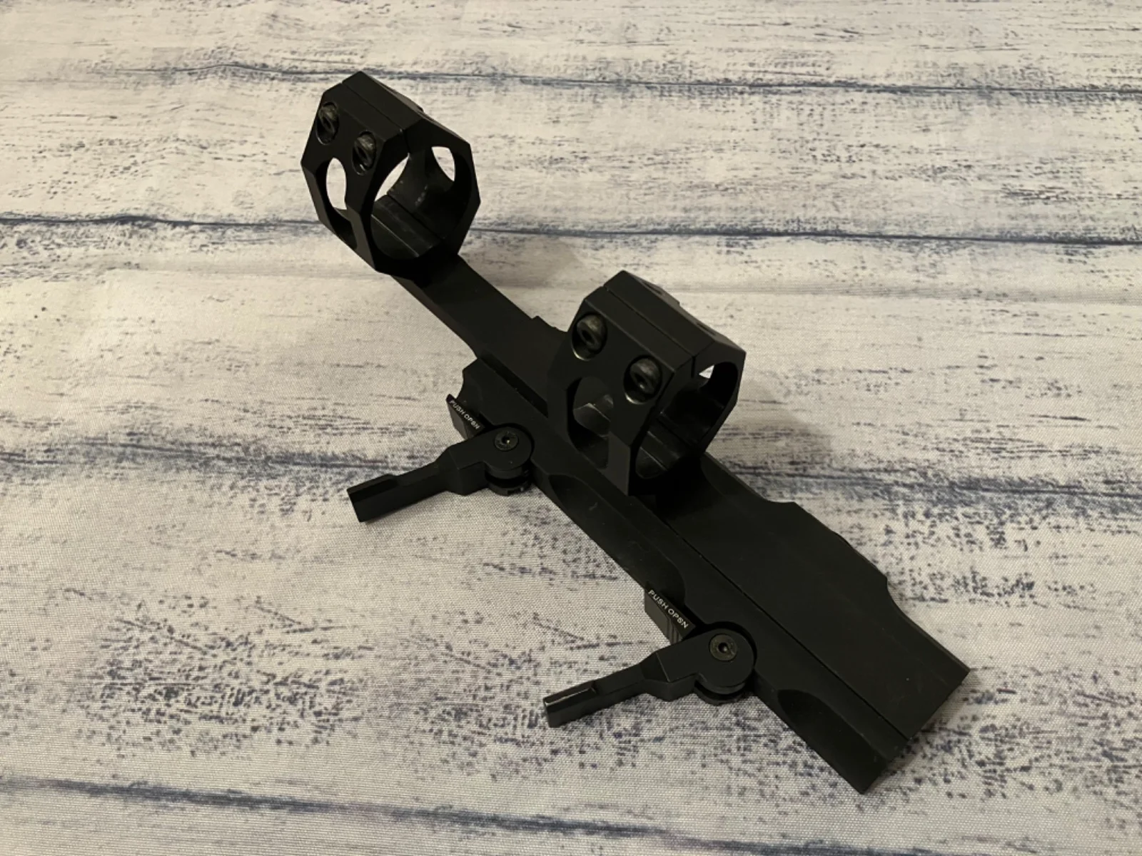 Szybki montaż na szynę Picatinny QDAUTOLOCK z obejmami 30 mm