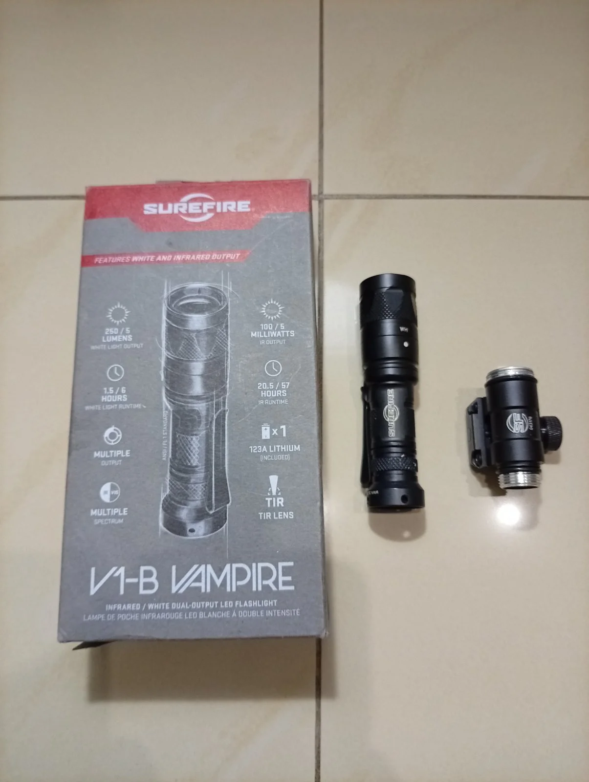 Latarka surefire v1-B vampire