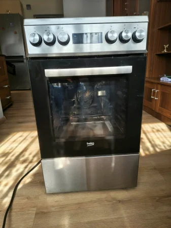 Kuchenka elektryczna Beko FSM57300GX