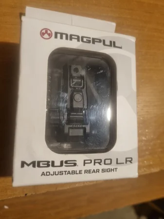 Celownik przeziernikowy składany Magpul Mbus Pro LR czarny MAG527-BLK
