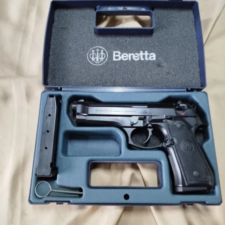 Pistolet Beretta 92 9X19 mm ITALY