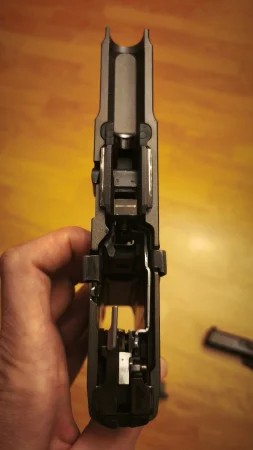 Pistolet Smith & Wesson M&P9 M2.0 METAL kal. 9x19 - zdjęcie 6