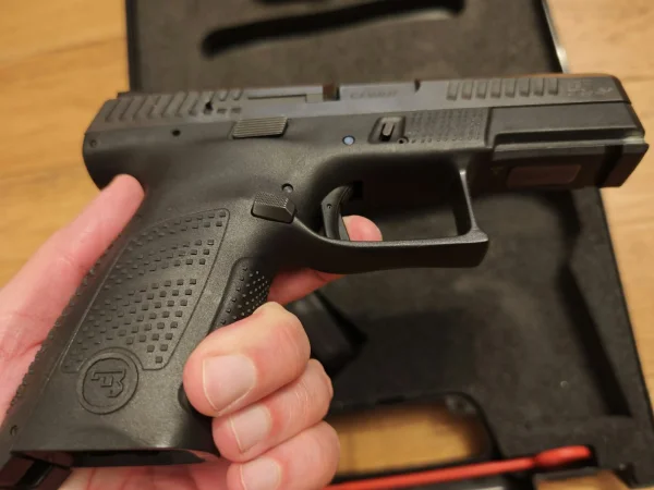 CZ P10C - stan bardzo dobry - zdjęcie 2