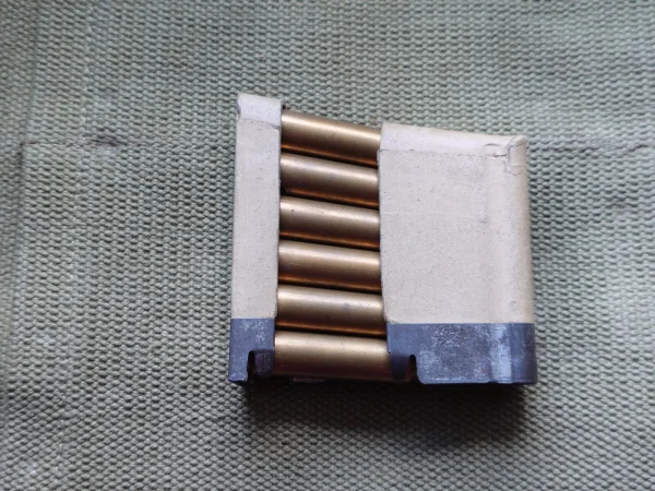Biały Ładownik łódka Schmidt Rubin 7,5x55 swiss K31 K11 amunicja ślepa deko