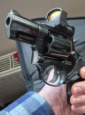 Rewolwer TAURUS 82S z customowym montażem kolimatora stan idealny