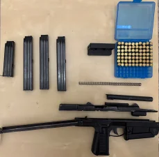 PM-63 Rak z uchwytami i amunicją