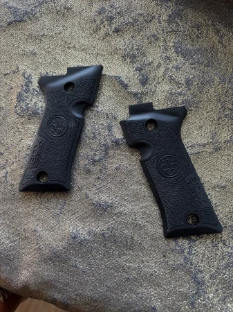 Okładziny oryginalne czarne beretta 80x cheetah