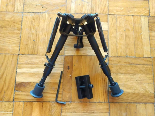 Bipod aluminiowy regulowany na szynę lub bączek, jak nowy