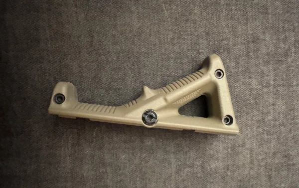 Chwyt Magpul AFG-2 Angled Fore Grip FDE - zdjęcie 4