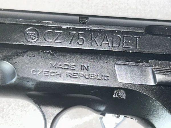 PISTOLET CZ 75 KADET 22 LR - CAŁY W METALU - zdjęcie 5