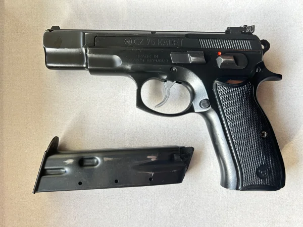 PISTOLET CZ 75 KADET 22 LR - CAŁY W METALU - zdjęcie 3