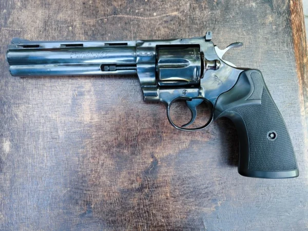 COLT PYTHON 6" .357Magnum