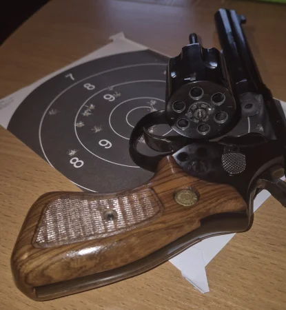 Rewolwer Taurus 96 .22lr idealny do tarczy - zdjęcie 4