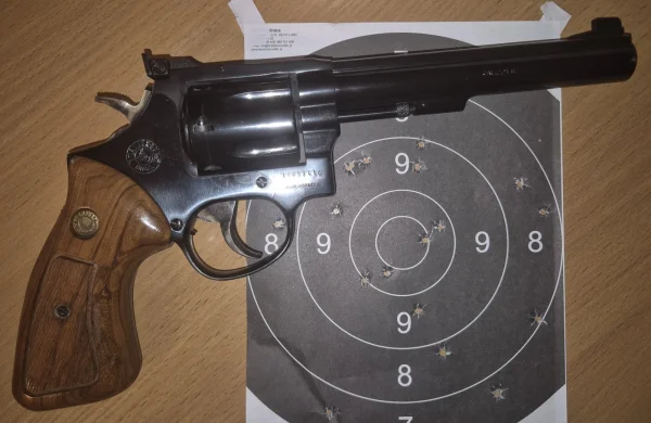 Rewolwer Taurus 96 .22lr idealny do tarczy - zdjęcie 5