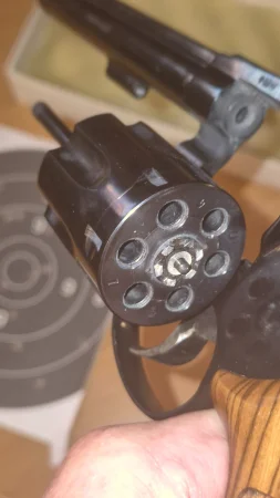 Rewolwer Taurus 96 .22lr idealny do tarczy - zdjęcie 7