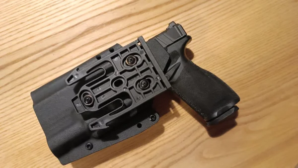 Kabura do pistoletu Springfield Echelon 4,5 z latarką XH35 i latarka XH35 - zdjęcie 2