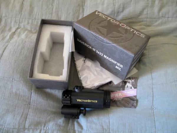 Powiększalnik Vector Optics Maverick-III 3x22 Magnifier MIL