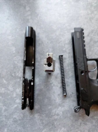 CZ P09 Kadet 22LR - zdjęcie 7