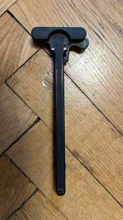 Rączka przeładowania do AR-15, jednostronna