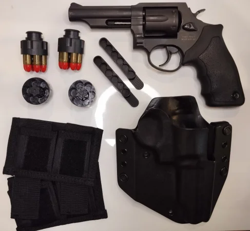 Taurus 82s Rewolwer Duży Zestaw 38 special