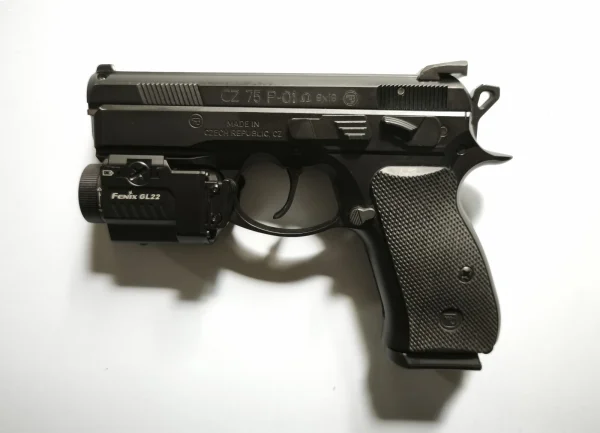 CZ 75 P-01 Omega kal. 9x19 mm z Fenix GL22 i dwoma kaburami
