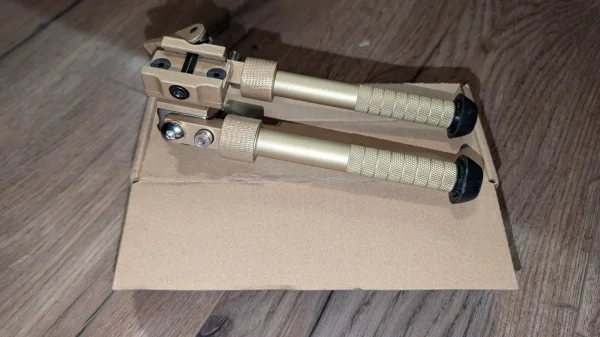 Dwojnog bipod klon Atlas FDE, calkiem solidny