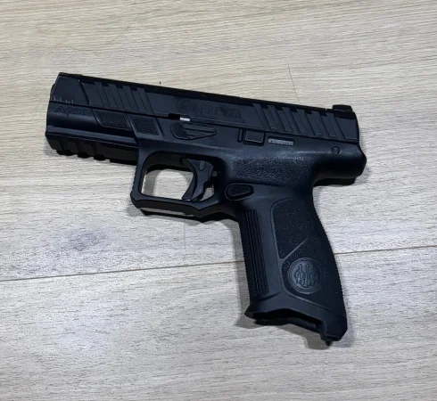 Sprzedam Berette APX A1