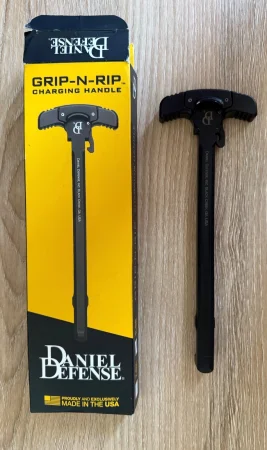 Dźwignia przeładowania GRIP-N-RIP Daniel Defense do AR-15