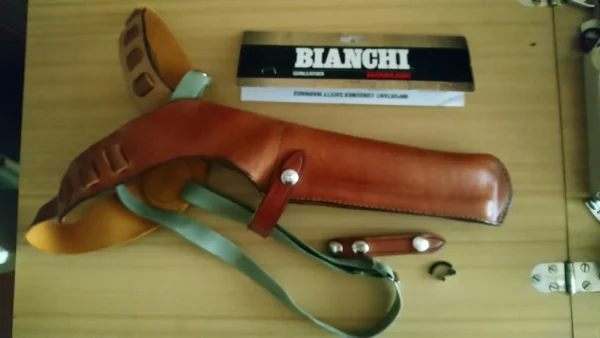Kabura Bianchi X15 - rewolwer 6,5" - z wadą