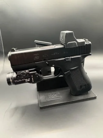 Stojak do Glock 43X z miejscem na 3 magazynki