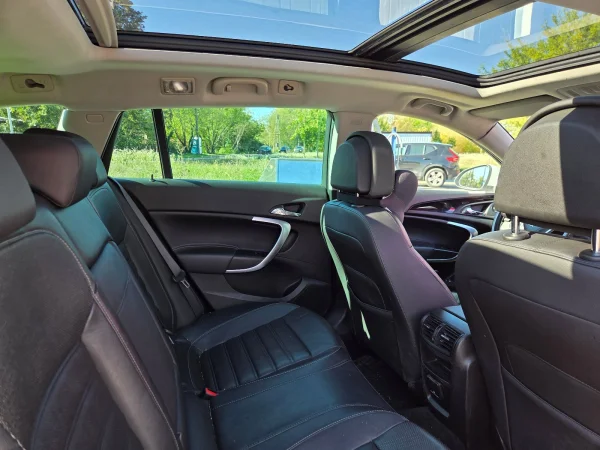 Opel Insignia 2.0 T Sports Tourer /4x4/ szyberdach /full opcja/ OPC line - zdjęcie 9