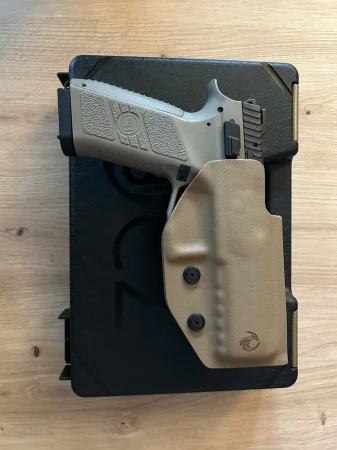 CZ P-09 FDE 9x19 stan bardzo dobry z kaburą Falcon Kydex - zdjęcie 6