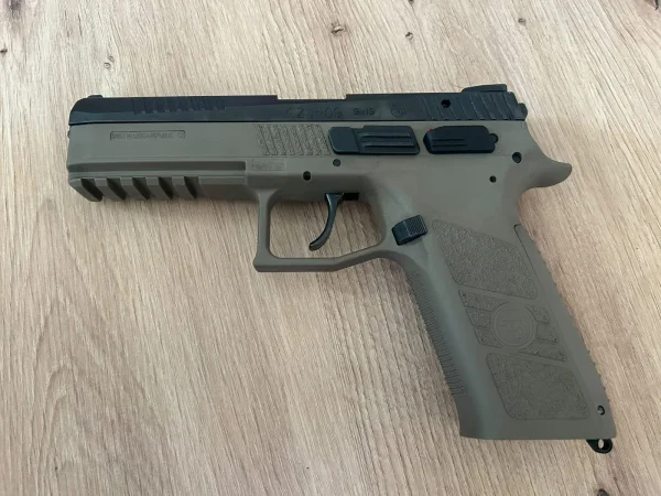 CZ P-09 FDE 9x19 stan bardzo dobry z kaburą Falcon Kydex - zdjęcie 1