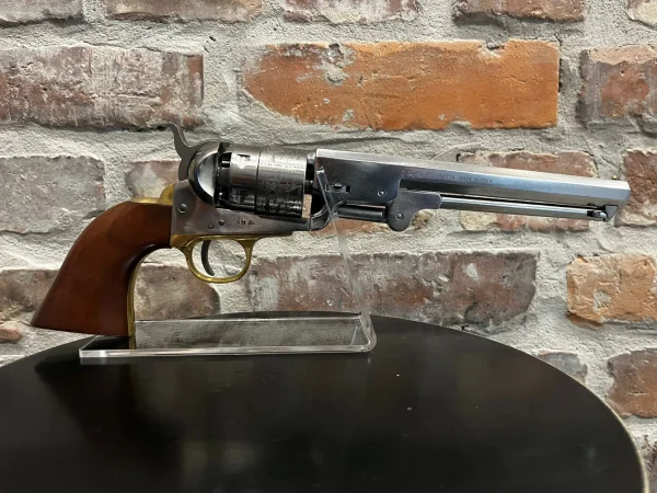 Pietta 1851 Colt Navy Yank Old Silver .44