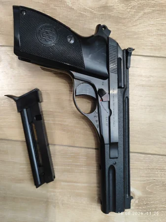 Pistolet Beretta sport Model 76 kal. 22Lr