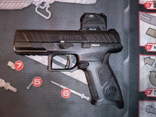 Beretta APX A1 z kolimatorem Steiner MPS