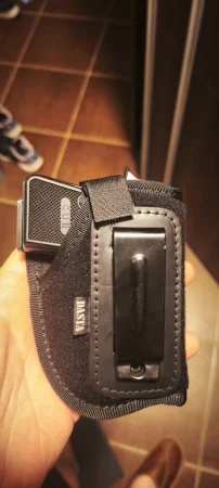 Pistolet Astra Cub 6,35mm i 153 sztuki amunicji - zdjęcie 2