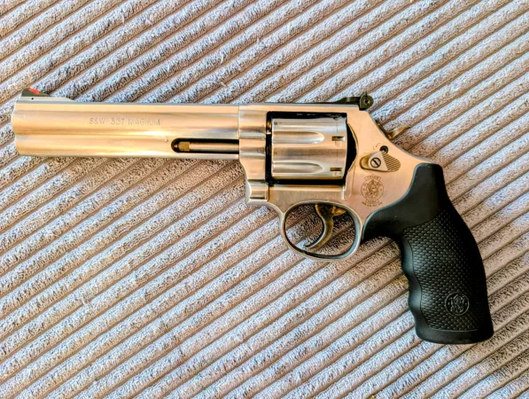 Rewolwer Smith & Wesson 686-6 Plus 357 Magnum