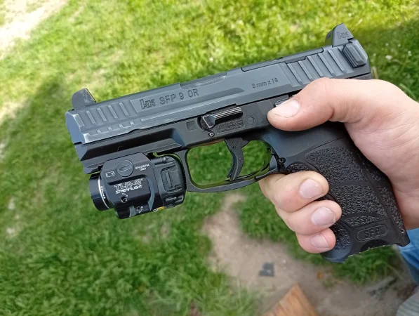 Latarka streamlight tlr8