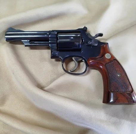Rewolwer Smith&Wesson Model 19-4 kal. 357Mag/.38Spec 4"