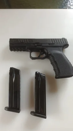 Pistolet TARA TM-9