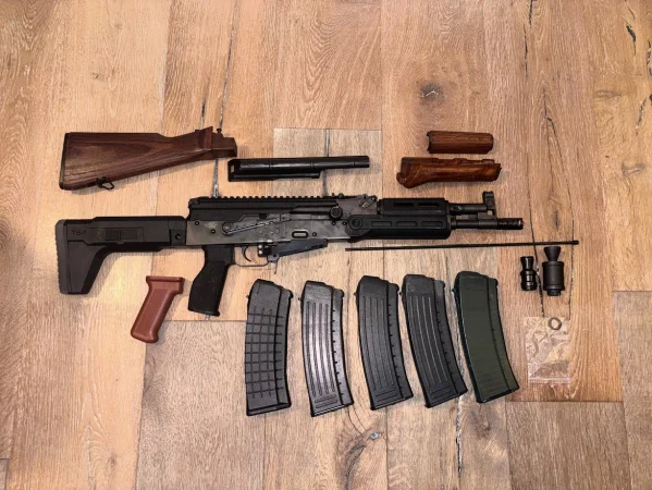 Karabinek AK SVRN Hellpup PAC 102M kal .223/ 5,56x45 bogaty zestaw
