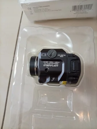 Oryginalna latarka streamlight tlr8